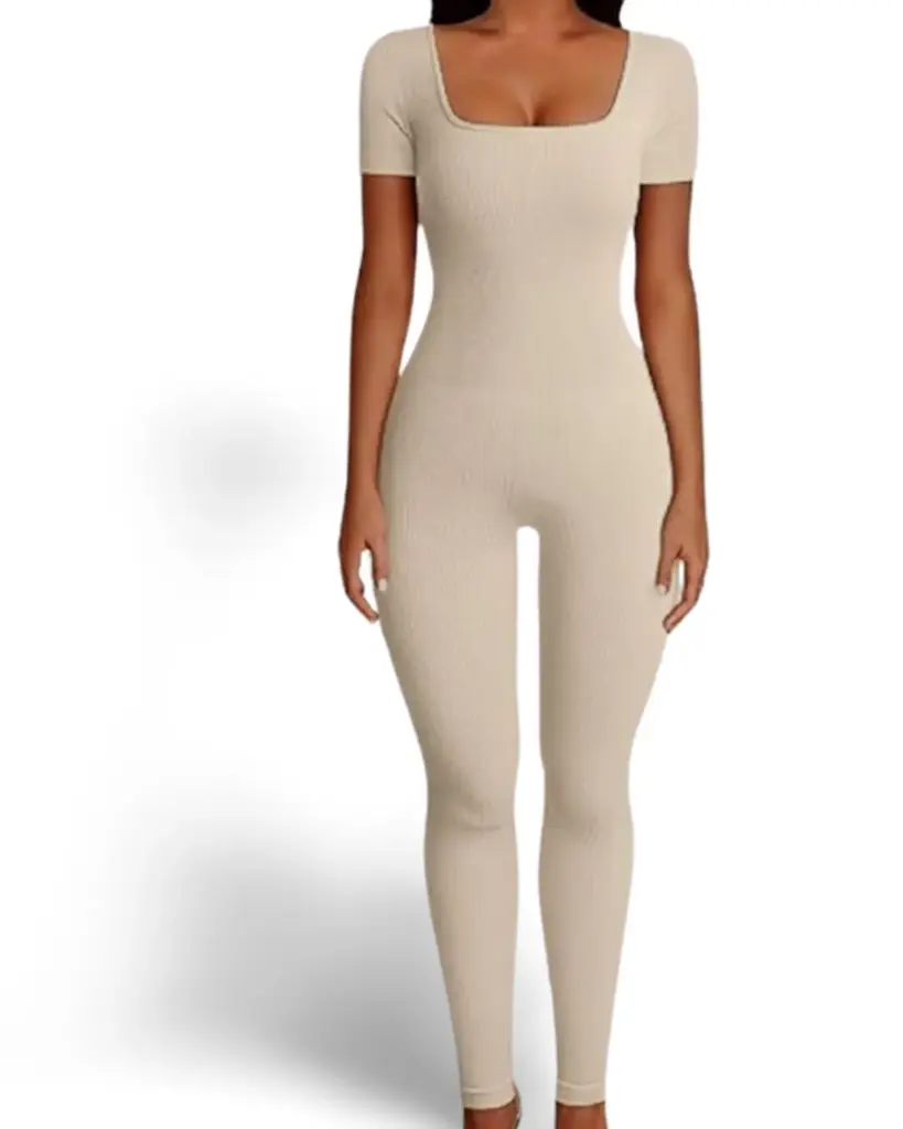 [106533] Enterizo manga corta OQQ C Crema T M