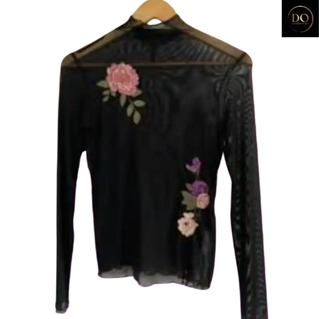 Blusa Zara C  Negro con flor T M