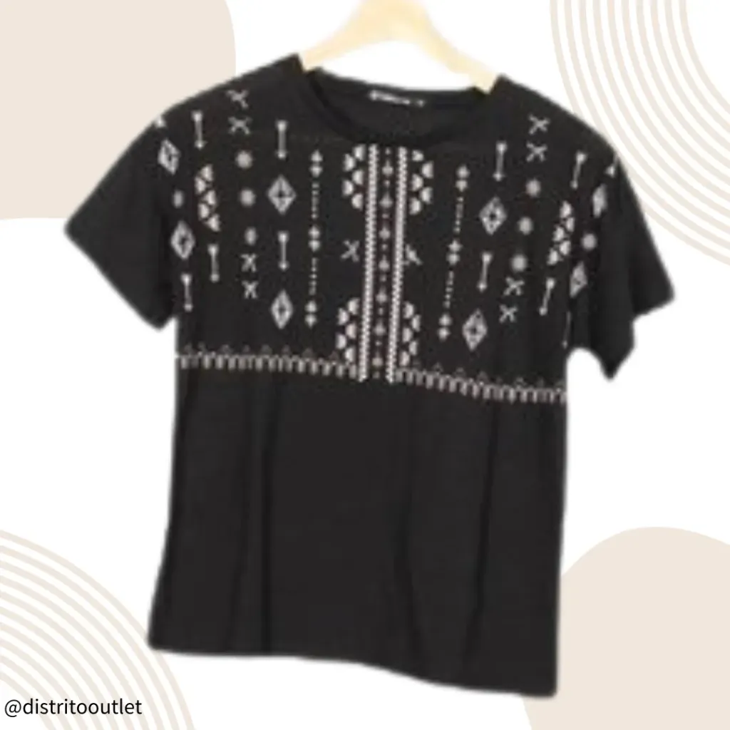 Playera Zara C Negro con bordado T M