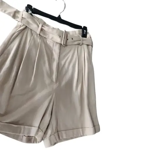 [011060] Short Sandy  Sid C Khaki T 8